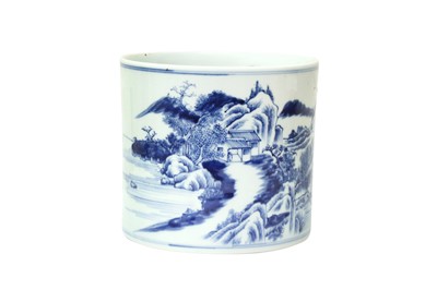 Lot 572 - A CHINESE BLUE AND WHITE 'LANDSCAPE' BRUSH POT, BITONG