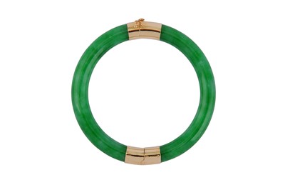 Lot 28 - A JADE BANGLE