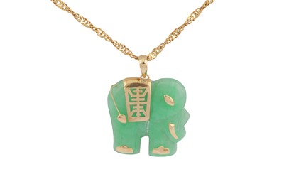 Lot 30 - A JADE PENDANT