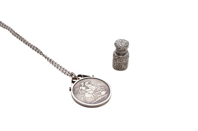 Lot 73 - A SMALL VICTORIAN STERLING SILVER SCENT BOTTLE, BIRMINGHAM 1897 BY MILLER BROTHERS