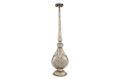 Lot 451 - A 19TH CENTURY INDIAN PARCEL GILT UNMARKED SILVER ROSEWATER SPRINKLER (GULAB PASH)