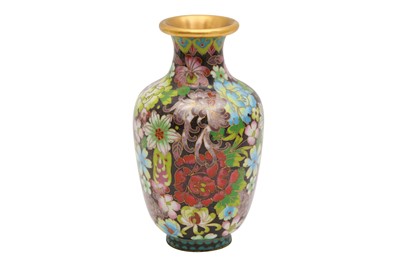 Lot 139 - A CHINESE CLOISONNÉ ENAMEL VASE, 20TH CENTURY