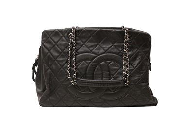 Lot 93 - Chanel Black CC XL Grand Tote