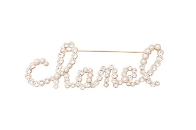 Lot 509 - Chanel Crystal Pearl Script Brooch