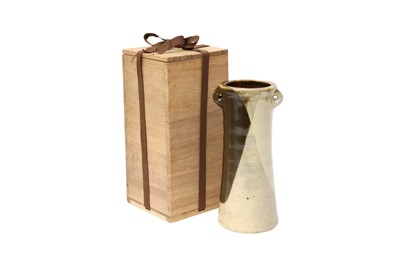 Lot 262 - A JAPANESE POTTERY VASE BY HAMADA SHOJI (1894 – 1978)