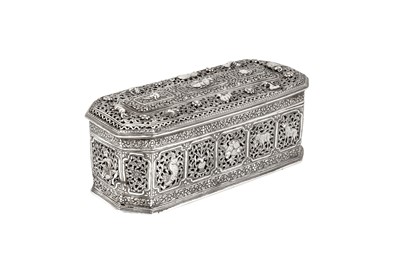 Lot 124 - A late 19th / early 20th century Burmese unmarked silver betel box, Shan States circa 1900