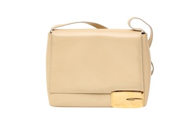 Lot 87 - A GUCCI CREAM G PLAQUE SWING SHOULDER BAG