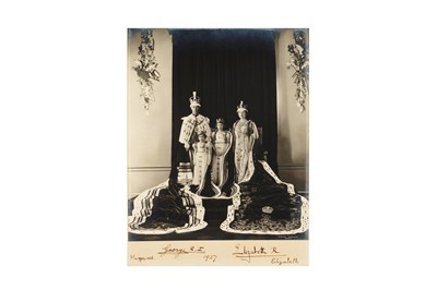 Lot 48 - PORTRAIT BY DOROTHY WILDING OF KING GEORGE VI, QUEEN ELIZABETH AND PRINCESSES ELIZABETH AND MARGARET