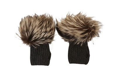 Lot 117 - Lanvin Grey Cashmere Fur Trim Fingerless Gloves