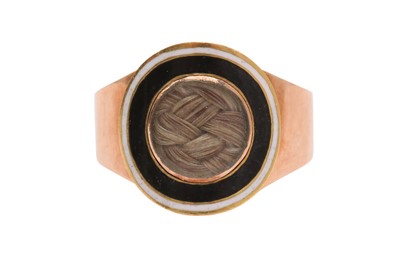 Lot 1 - A MOURNING RING