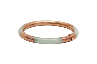 Lot 29 - A JADE BANGLE