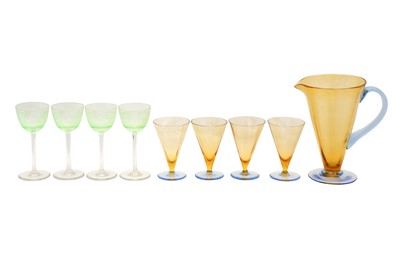 Lot 115 - A 20TH CENTURY PITCHER AND GLASSES