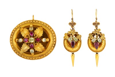 Lot 134 - A GARNET AND CHRYSOBERYL BROOCH AND EARRING SUITE