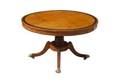 Lot 279 - A REGENCY PERIOD BURR WALNUT AND ROSEWOOD CROSSBANDED CIRCULAR BREAKFAST TABLE