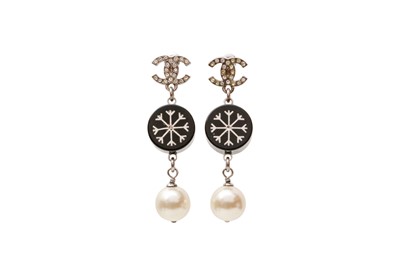 Lot 626 - Chanel Black Snowflake CC Drop Pierced Earrings