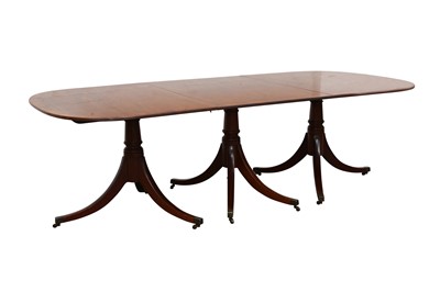 Lot 257 - A GEORGE III STYLE MAHOGANY D-END EXTENDING DINING TABLE, 20TH CENTURY