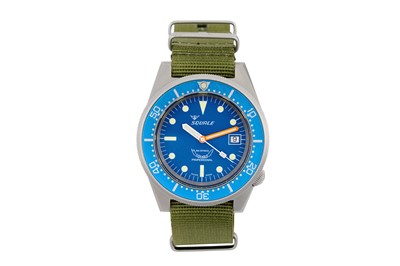 Lot 327 - SQUALE.