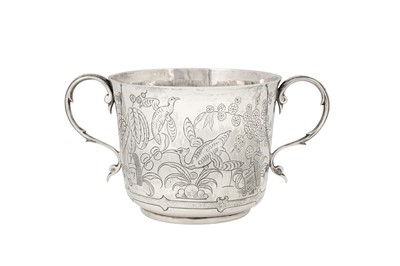 Lot 297 - A George V sterling silver replica ‘Chinoiserie’ twin handled cup or porringer, London 1912 by Garrard (Sebastian Garrard)