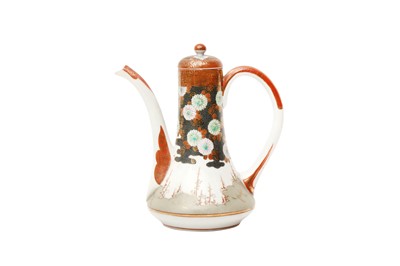 Lot 250 - A JAPANESE KUTANI COFFEE POT AND COVER