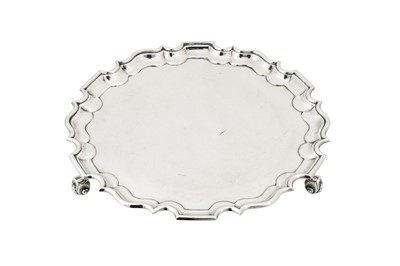 Lot 286 - A George V sterling silver salver, London 1911 by Thomas Bradbury