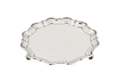 Lot 284 - A George V sterling silver salver, Sheffield 1919 by Thomas Bradbury