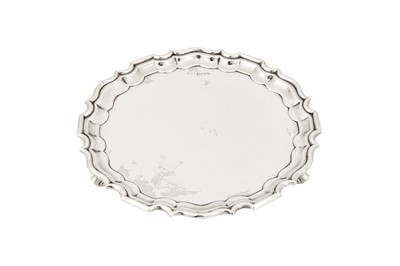 Lot 279 - An Edward VIII sterling silver small salver, Sheffield 1936 by Walker and Hall