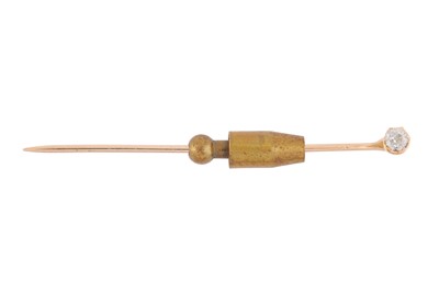 Lot 57 - A DIAMOND TIE PIN