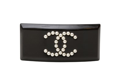 Lot 464 - Chanel Black Pearl CC Hair Barette