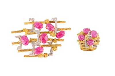 Lot 184 - A RUBY BROOCH AND RING SUITE
