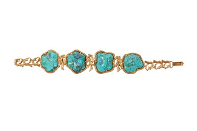 Lot 44 - A TURQUOISE BRACELET