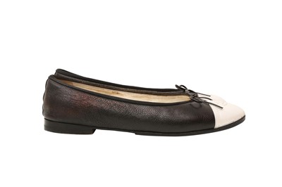 Lot 460 - Chanel Black CC Ballet Flat - Size 41