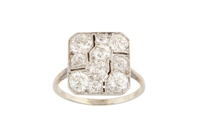 Lot 72 - A DIAMOND RING, CIRCA 1930