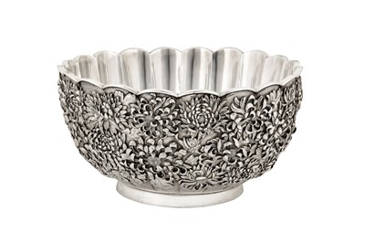 Lot 170 - A large fine late 19th / early 20th century Japanese silver fruit bowl, Yokohama circa 1900 by Yoshikatsu