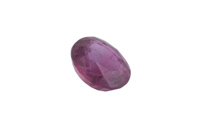 Lot 177 - A SAPPHIRE RING