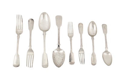 Lot 217 - An assembled George III and later sterling silver table service of flatware / canteen