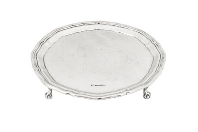 Lot 282 - A George V sterling silver small salver, Sheffield 1935 by Joseph Rodgers and Sons
