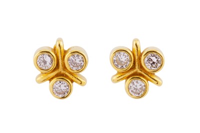 Lot 100 - A PAIR OF DIAMOND EARRINGS