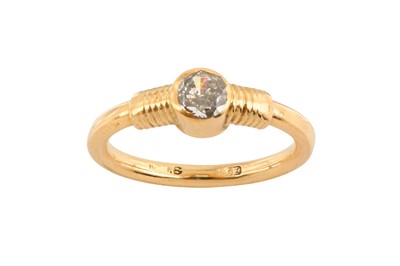 Lot 61 - A SINGLE-STONE DIAMOND RING