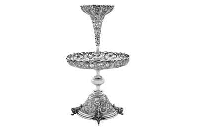 Lot 162 - A rare late 19th / early 20th century Chinese Export silver epergne centrepiece, Canton circa 1900 by by Qiu Ji, retailed by Wang Hing