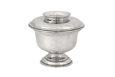 Lot 293 - An Edwardian / George V Britannia standard silver sugar bowl and cover, London 1907/1916 by Alfred James How