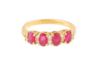 Lot 164 - A RUBY AND DIAMOND RING