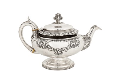 Lot 393 - A George IV Scottish sterling silver teapot, Edinburgh 1825 by William Marshall