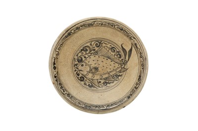 Lot 673 - A THAI SAWANKHALOK 'FISH' BOWL