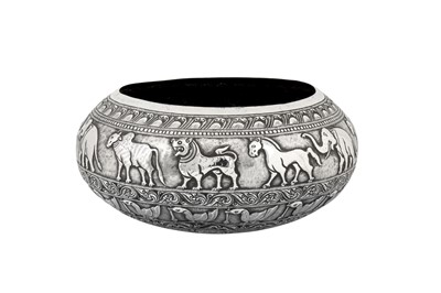Lot 129 - An early 20th century Ceylonese (Sri Lankan) silver bowl, Kandy circa 1920 by Kandyan Arts Association