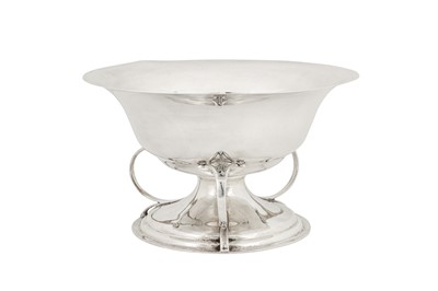 Lot 312 - An Edwardian sterling silver fruit bowl, London 1905 by Jackson and Fullerton