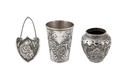 Lot 379 - A MIXED GROUP OF MID-20TH CENTURY PERSIAN (IRANIAN) SILVER