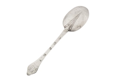 Lot 411 - A Queen Anne provincial West Country Britannia standard silver tablespoon, Exeter 1707 by Peter Jouet (this mark reg. 19th May 1708)