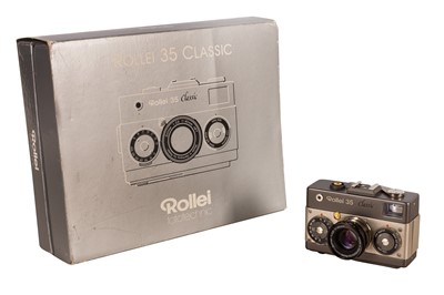 Lot 345 - A Rollei 35 Classic Viewfinder Camera