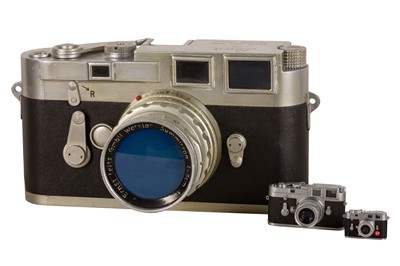Lot 348 - A Giant Leica M3 Riesen Model Rangefinder Camera