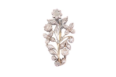 Lot 67 - A DIAMOND BROOCH